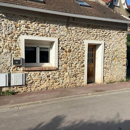 Maison au calme a l'orée du bois. Accès A13-A14 Orgeval  Esterno foto